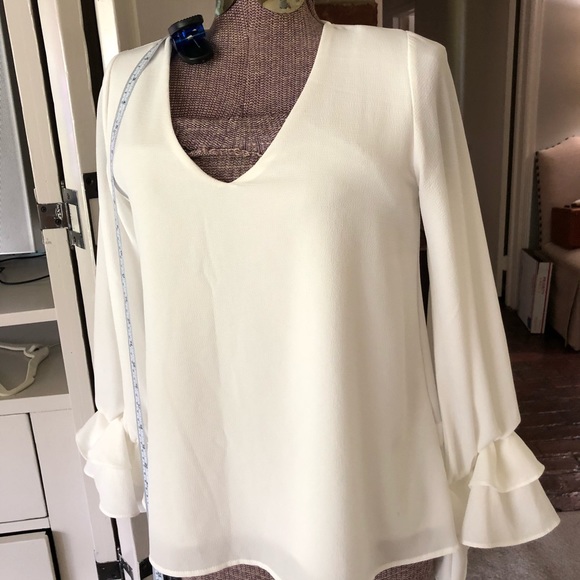 White Vici v-neck Ruffled Sleeve Top - Picture 1 of 8